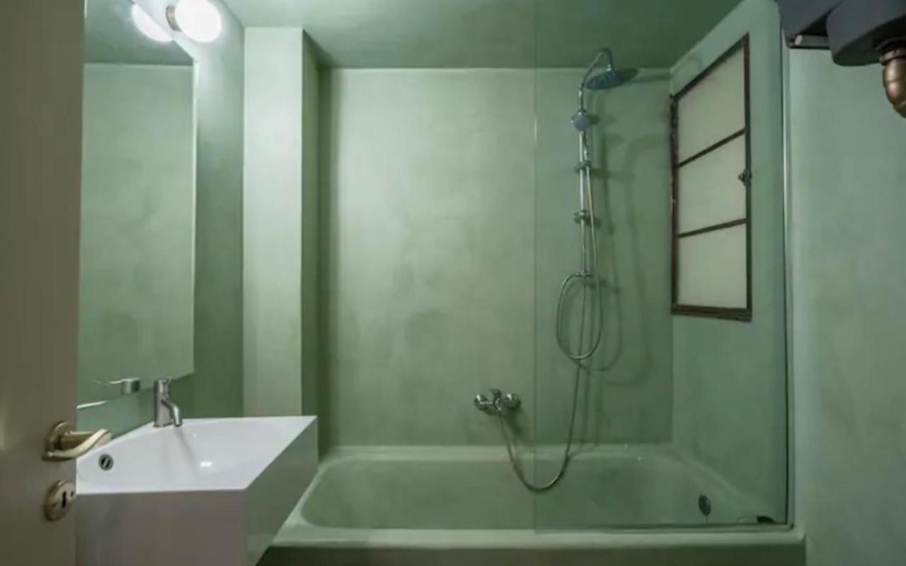 אתונה House In House At The Heart Of Exarchia, Extremely Central מראה חיצוני תמונה